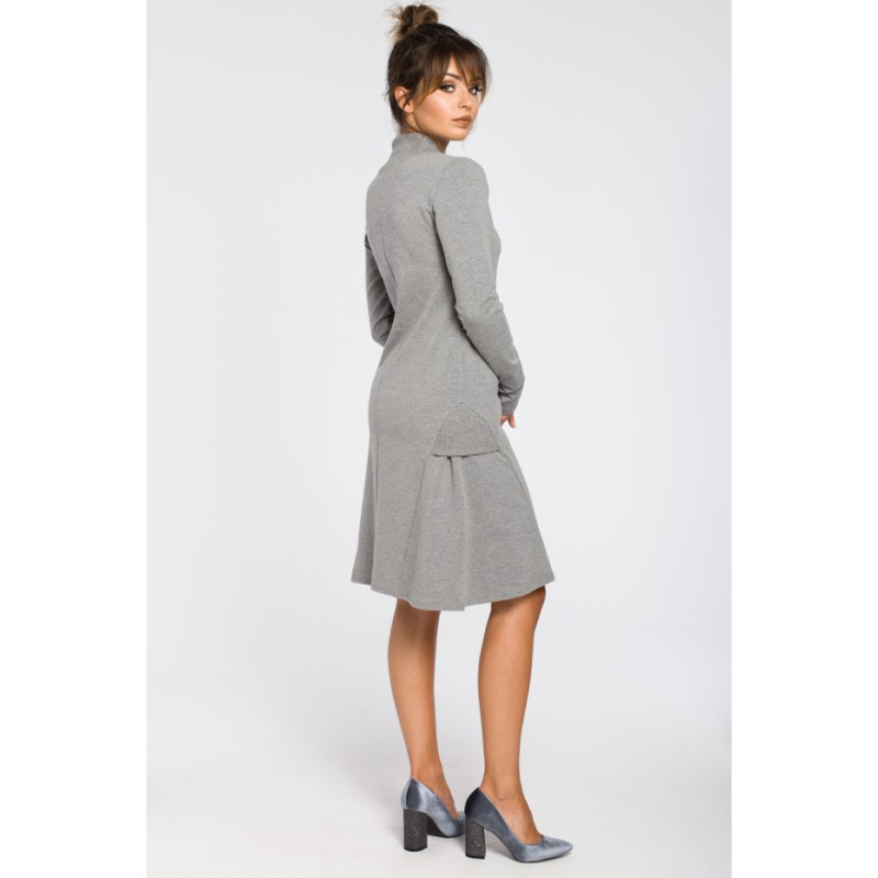 B044 Sukienka z klinami i wstawkami ze ściągacza - szara