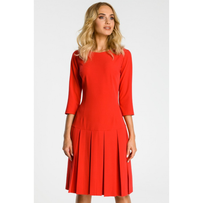 M336 Sukienka z obniżoną talią i kontrafałdami - czerwona