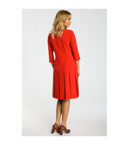 M336 Sukienka z obniżoną talią i kontrafałdami - czerwona