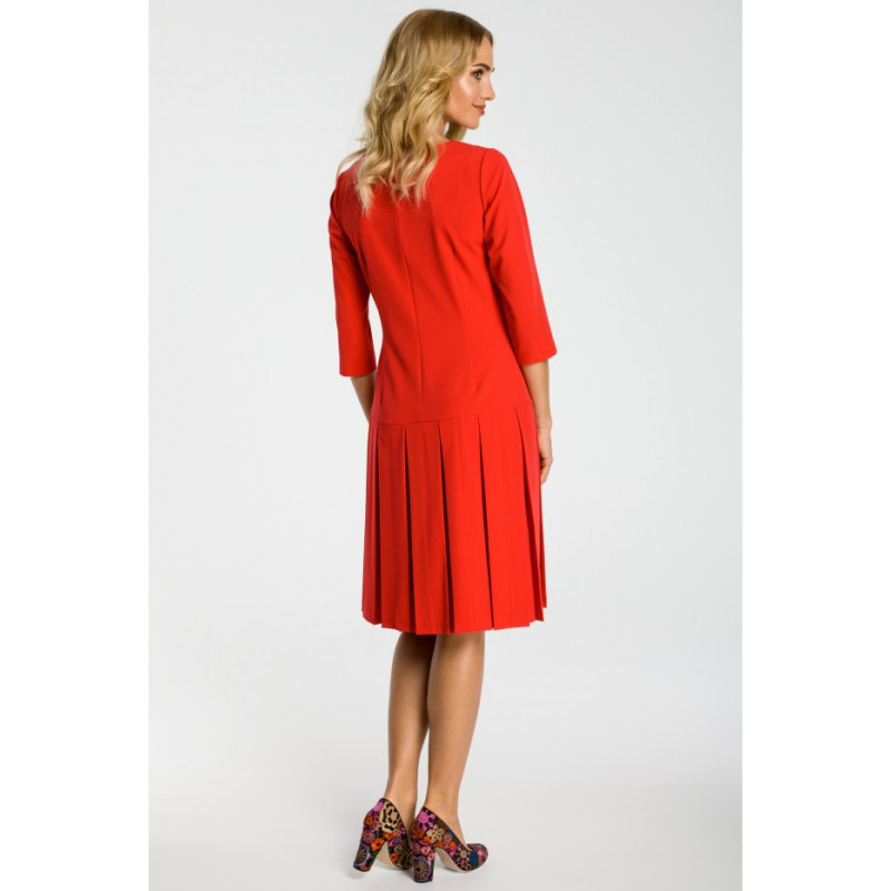 M336 Sukienka z obniżoną talią i kontrafałdami - czerwona