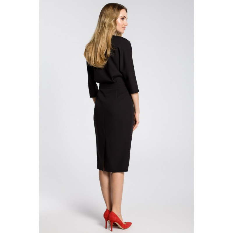 M360 Odcinana sukienka w pasie z zakładkami - czarna