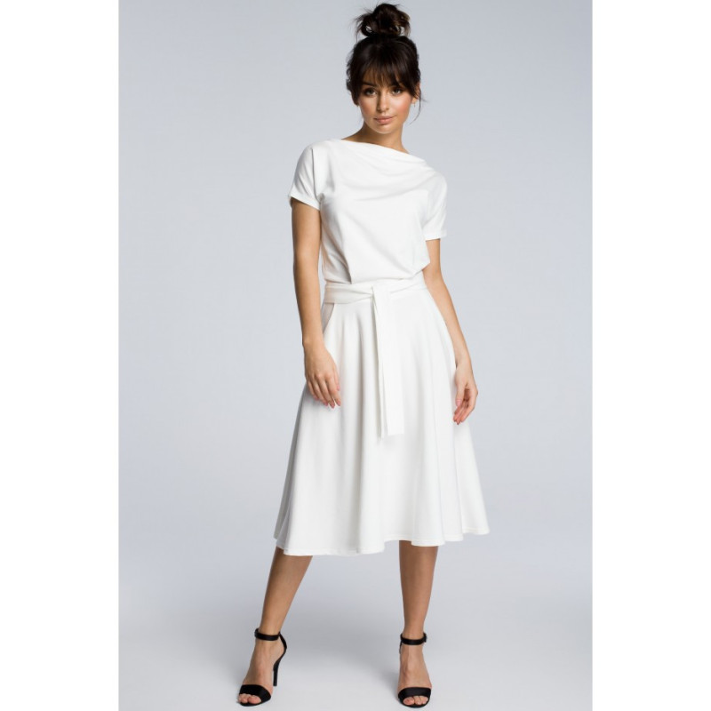 B067 Sukienka midi z rozkloszowanym dołem - ecru