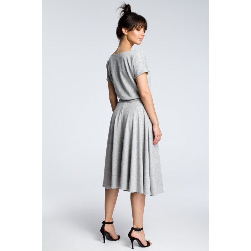 B067 Sukienka midi z rozkloszowanym dołem - szara