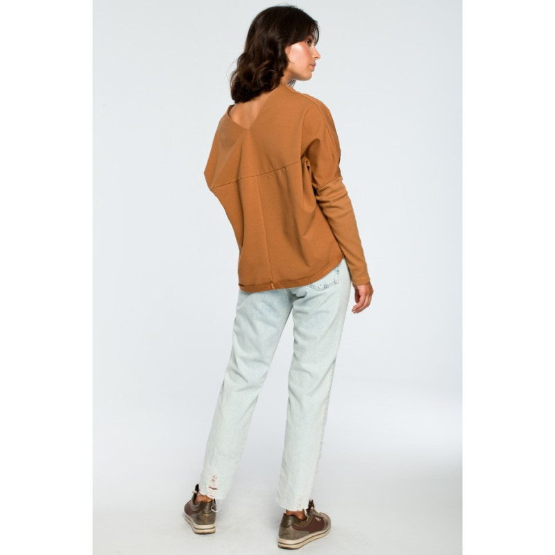 B094 Bluza z dekoltem z tyłu - kamelowa