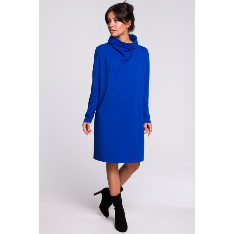 B132 Sukienka z wysokim kołnierzem - chabrowa