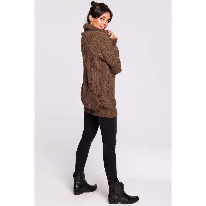 BK030 Długi sweter z golfem - karmelowy