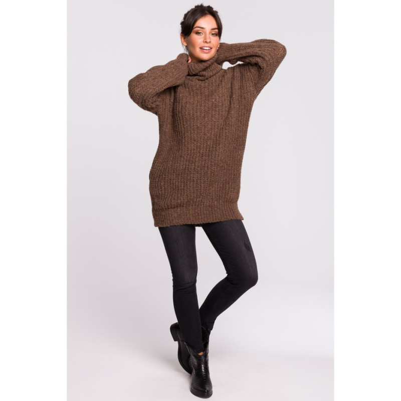 BK030 Długi sweter z golfem - karmelowy