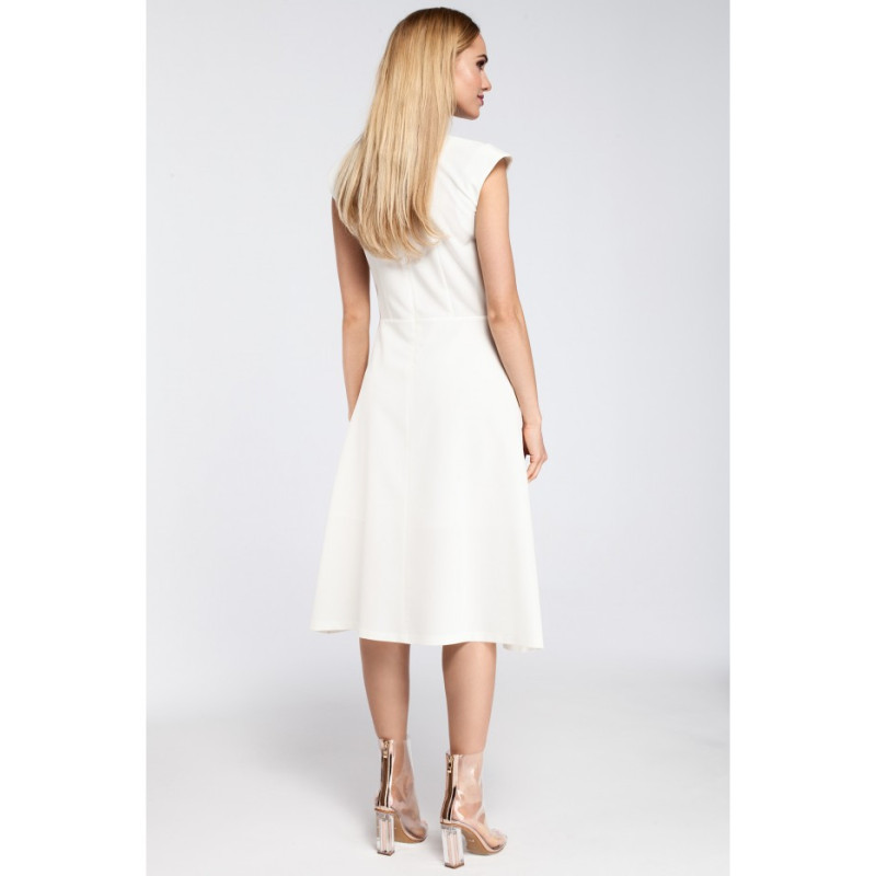 M296 Dopasowana sukienka kontrafałda - ecru