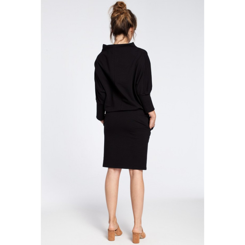 B032 Stylowa sukienka mini z rękawami kimono - czarna