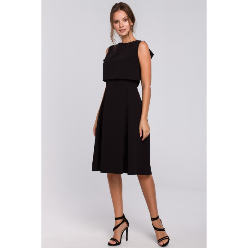 K005 Rozkloszowana sukienka ze skrzydełkami - czarna