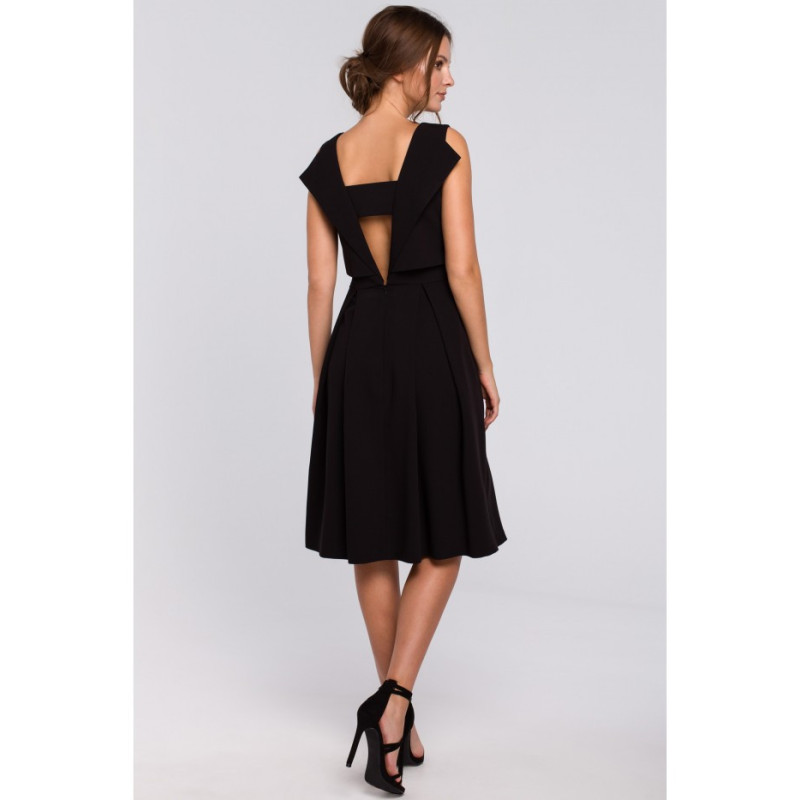 K005 Rozkloszowana sukienka ze skrzydełkami - czarna