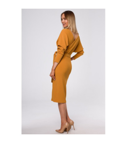 M523 Sukienka z kopertową górą i paskiem - musztardowa