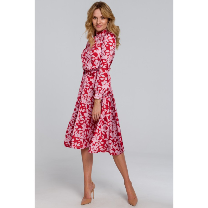 K084 Sukienka z rozcięciem na plecach - model 1