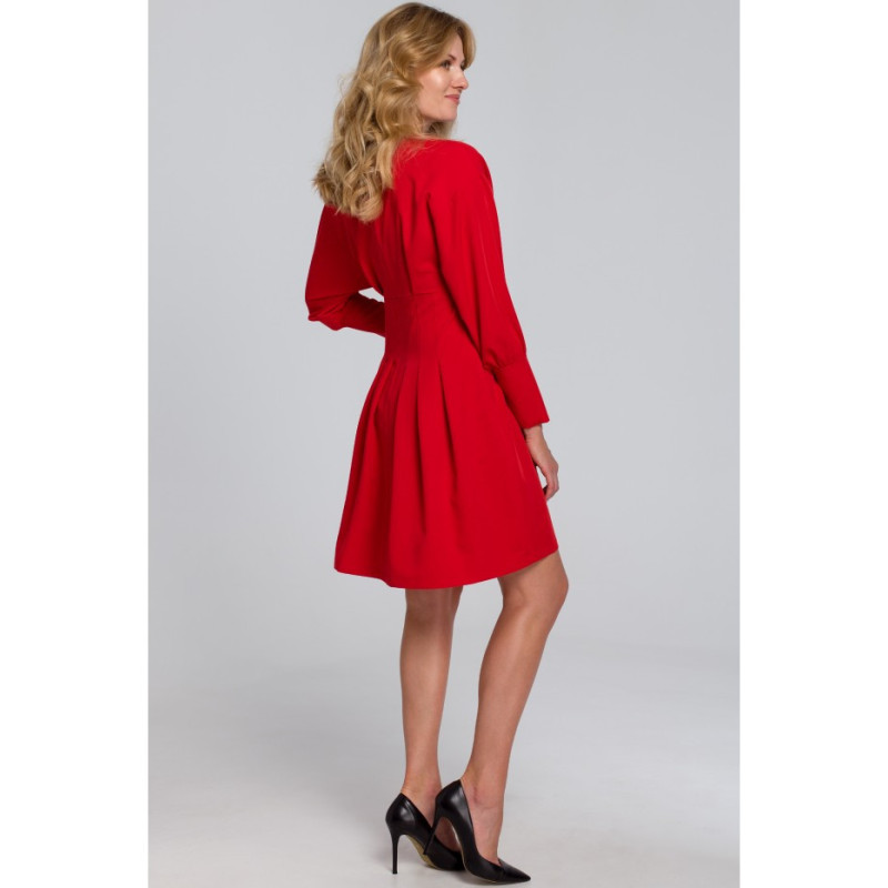 K087 Sukienka z rozkloszowanymi zakładkami - czerwona
