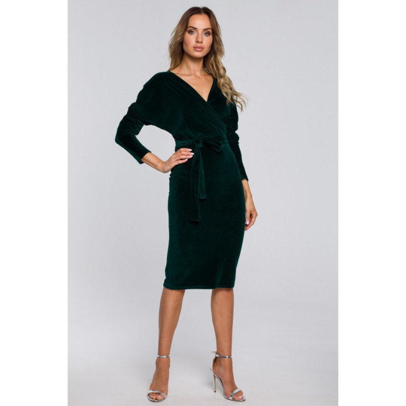 M561 Welurowa Sukienka Z Górą Kopertową I Paskiem - zielony