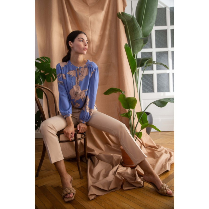 K093 Spodnie z rozcięciami z tyłu - beżowe