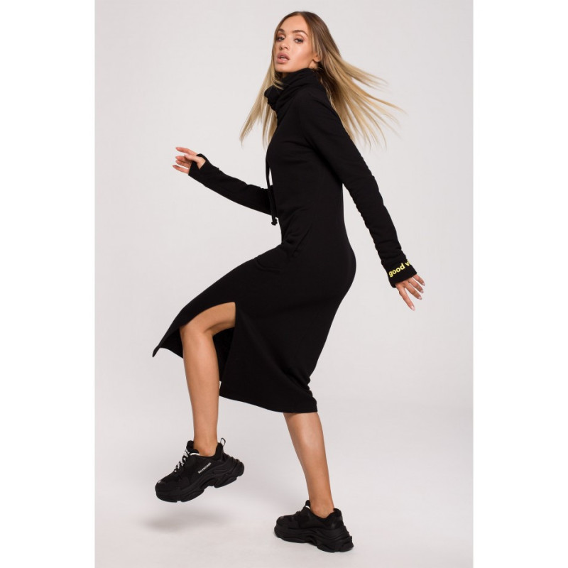 M622 Sukienka maxi z wysokim kołnierzem - czarna