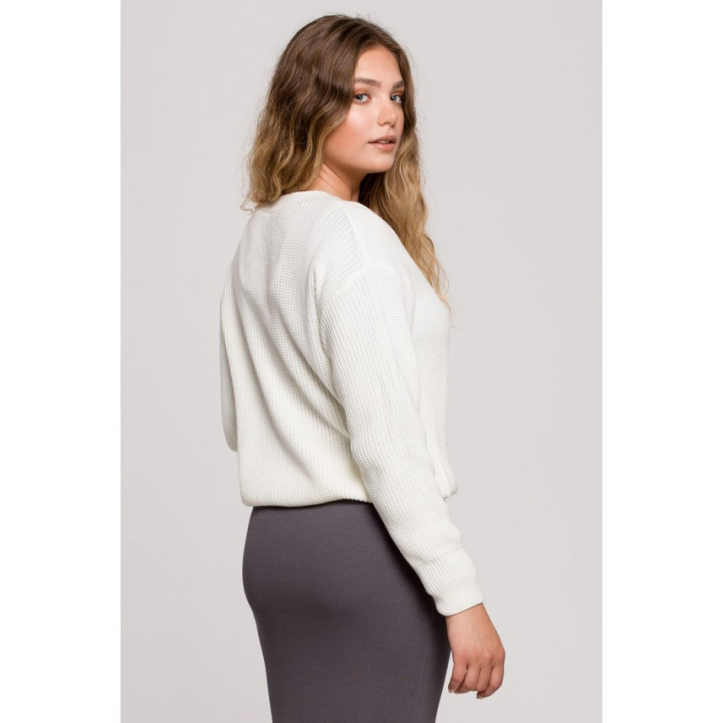 BK075 Sweter z dekoltem w serek - ecru