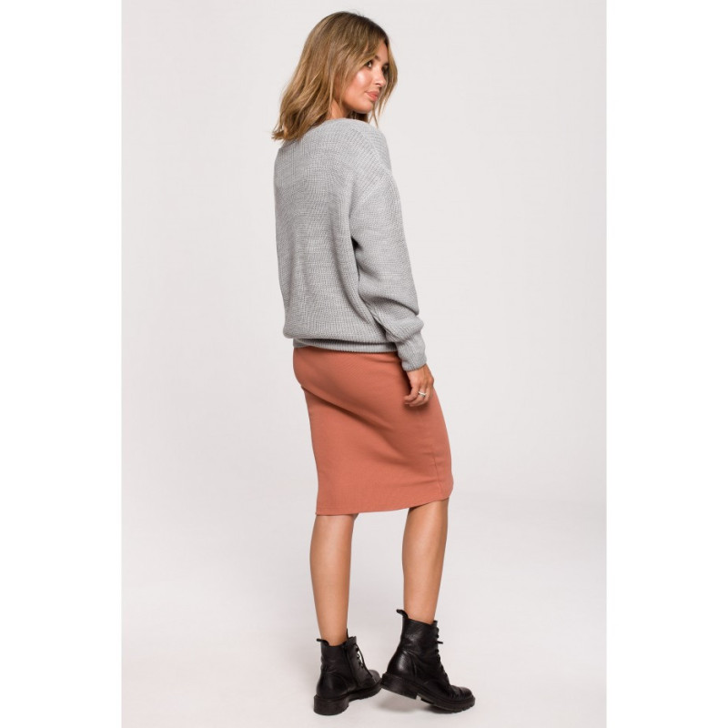 BK075 Sweter z dekoltem w serek - szary