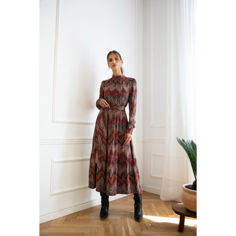 S291 Sukienka maxi z falbaną - nadruk aztecki - model 1