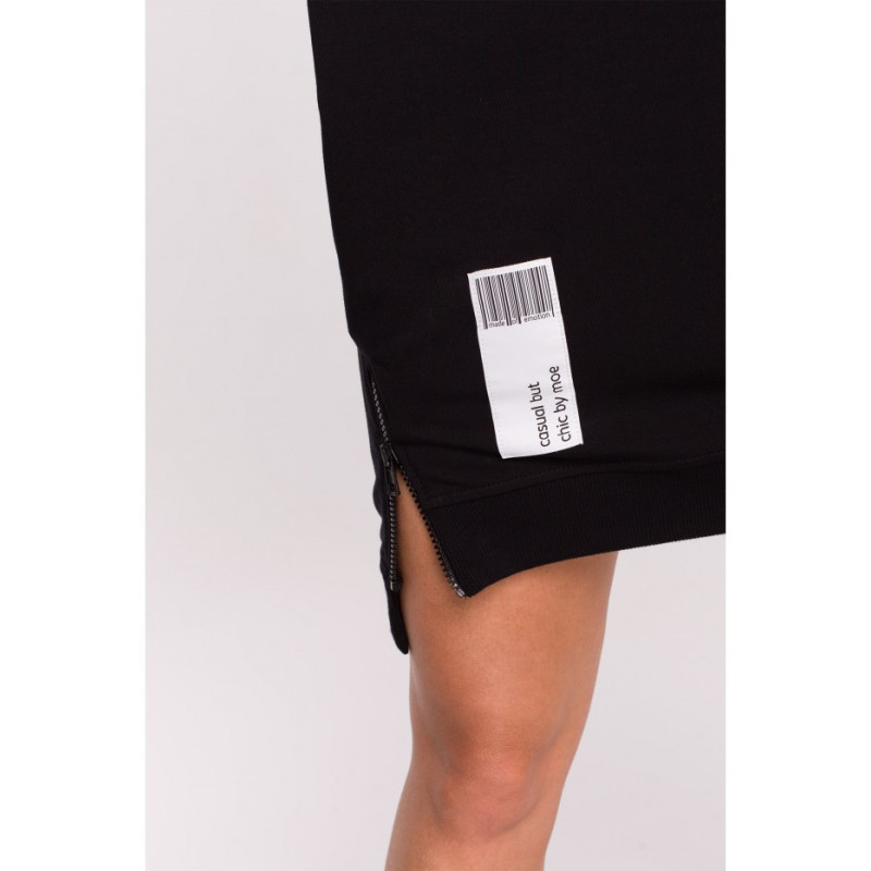 M676 Tunika z naszywką i ozdobnymi zamkami - czarna