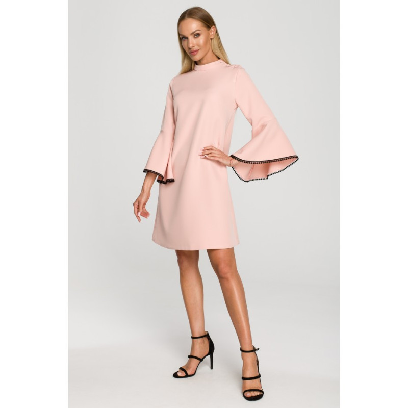 M698 Sukienka o fasonie litery A - pudrowa