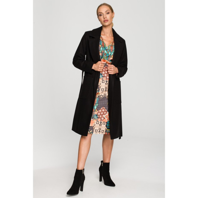 M708 Płaszcz o klasycznym kroju z paskiem - czarny