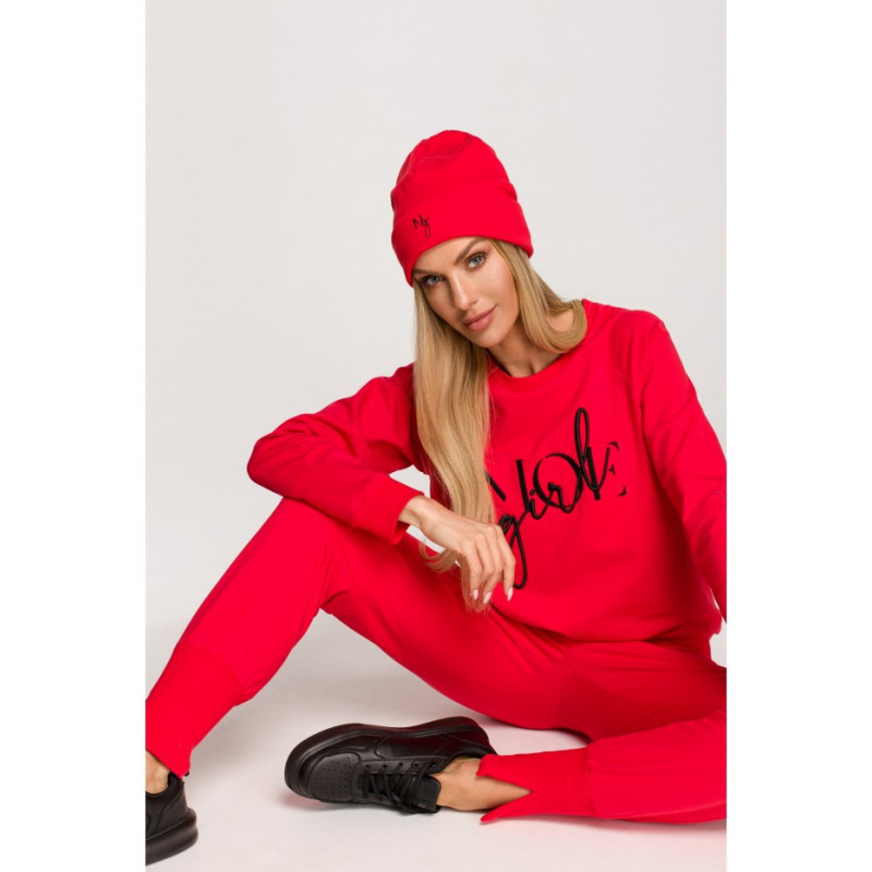 M709 Czapka beanie z haftem MOE GIRL - czerwona