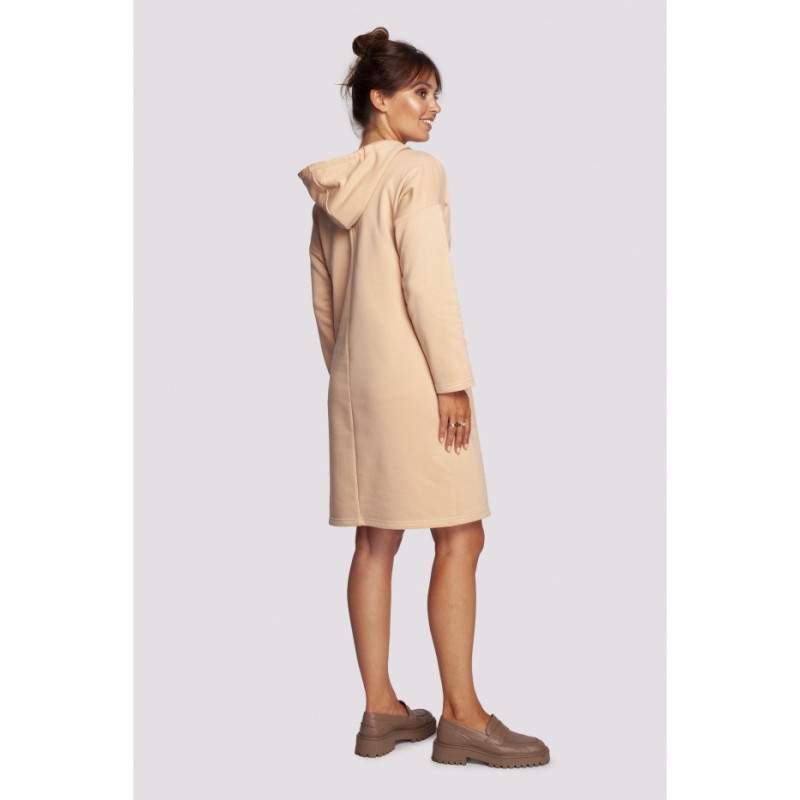 B238 Sukienka z wysokim kołnierzem i kieszeniami - beżowa