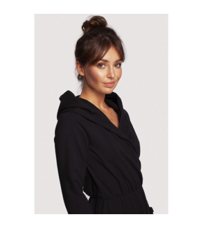 B245 Sukienka rozkloszowana z kapturem - czarna