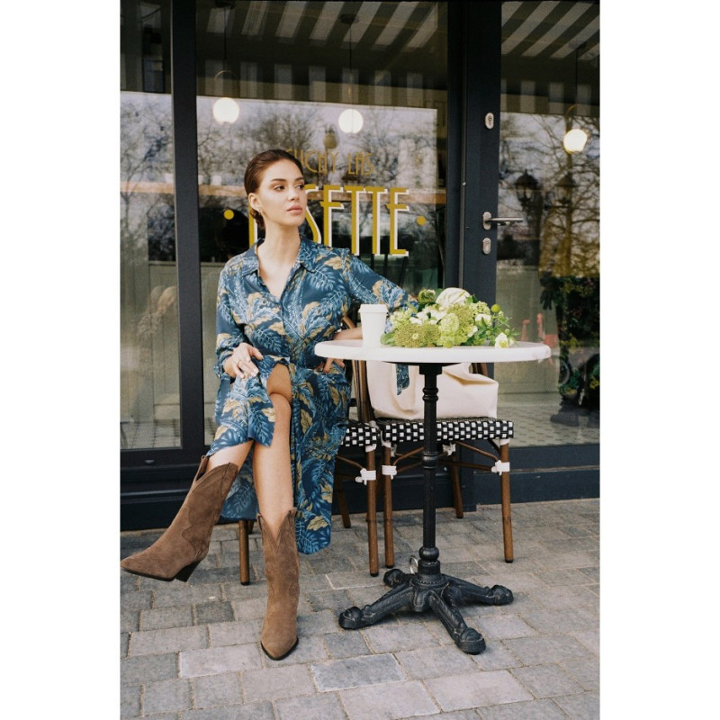 B259 Sukienka rozpinana na przodzie - model 2