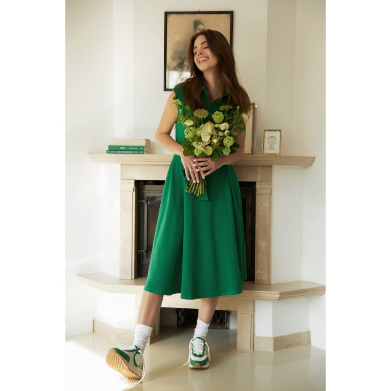 B261 Sukienka bawełniana z rozkloszowanym dołem - soczysta zieleń