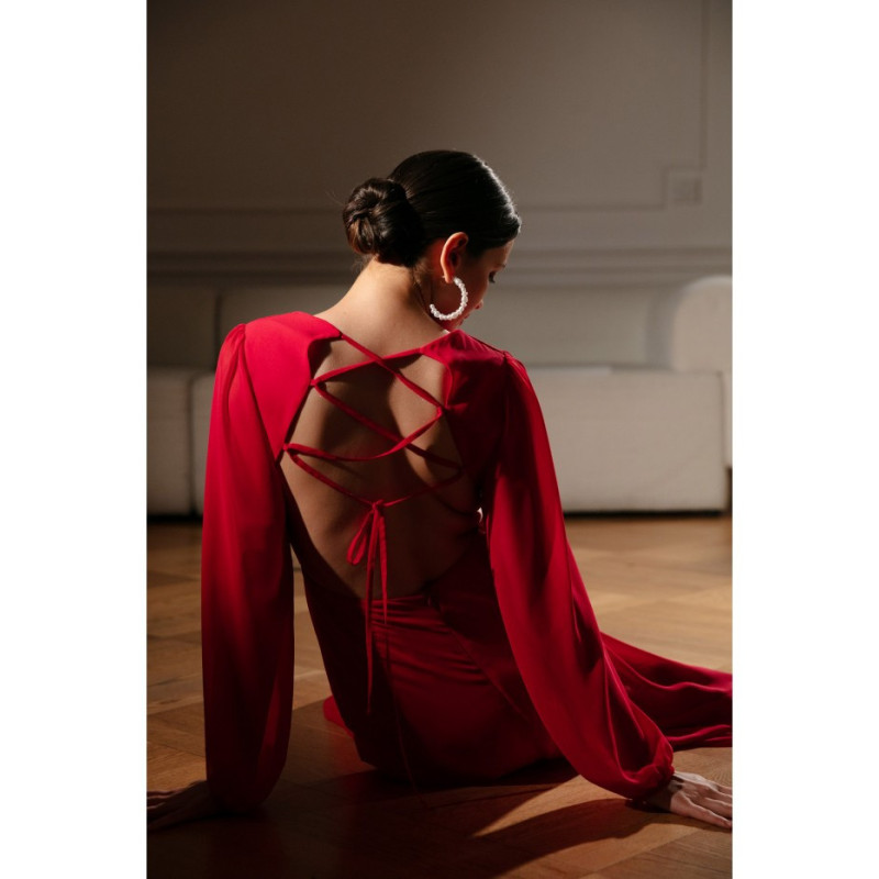 K166 Sukienka szyfonowa z odkrytymi plecami - fuksja