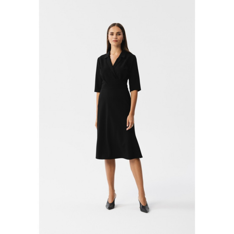 S348 Sukienka z kopertowym dekoltem i kołnierzykiem - czarna