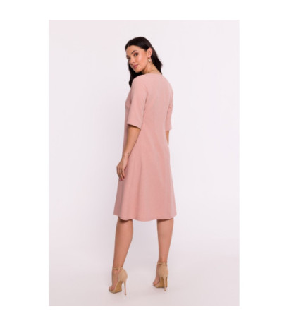 B280 Sukienka trapezowa z dekoltem V - różowa