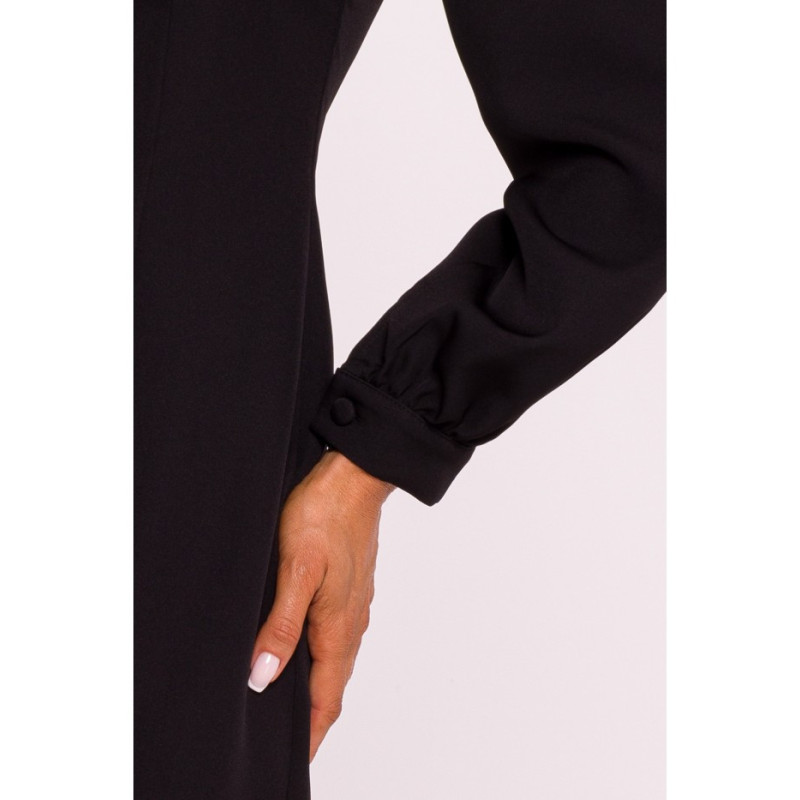 M812 Gładka sukienka z wysokim wycięciem na nogę - czarna