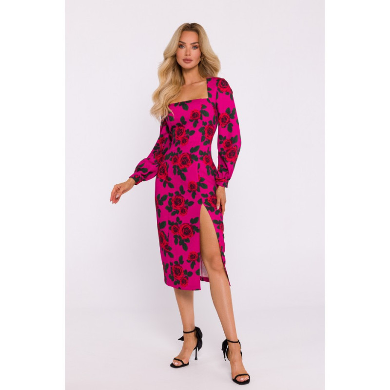 M813 Sukienka z wysokim wycięciem na nogę we wzór - model 2