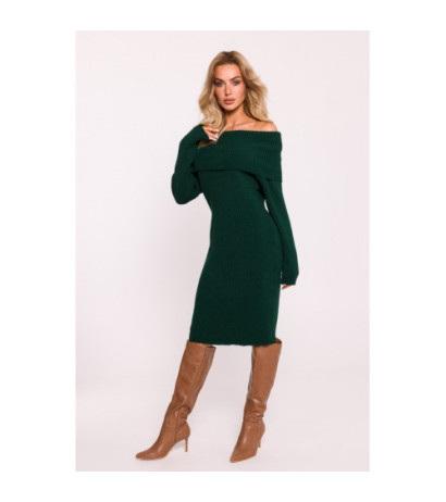 M823 Sukienka swetrowa z szerokim kołnierzem - zielona