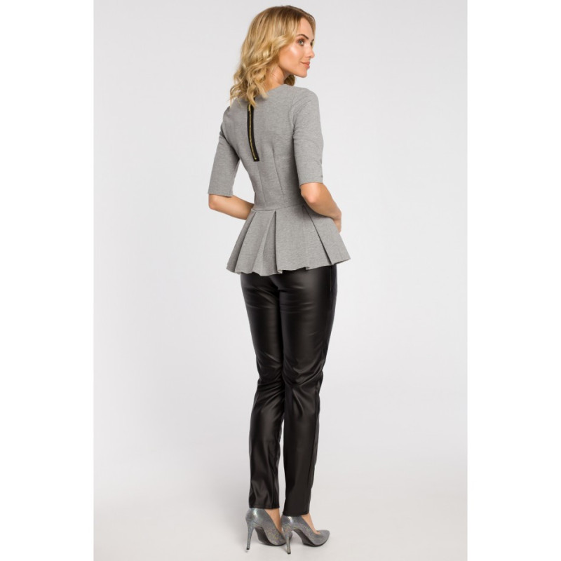 M139 Dopasowana bluzka damska z plisowaną baskinką - szara
