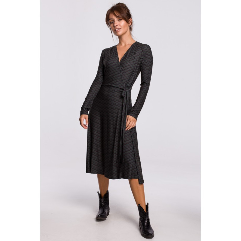 B183 Kopertowa sukienka z wiązaniem we wzór - model 1