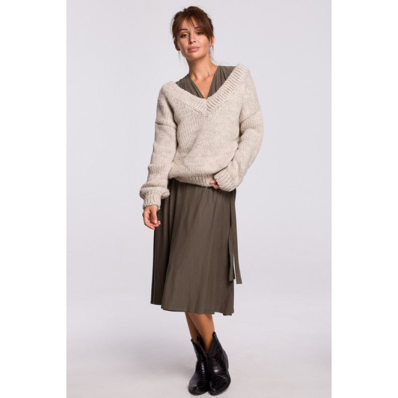 BK046 Sweter z dekoltem V - beżowy