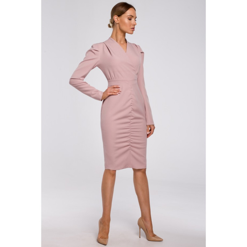 M547 Sukienka z marszczeniem na przodzie - pudrowa