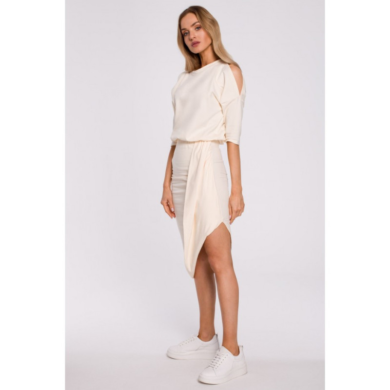 M589 Sukienka Z Wycięciami Na Ramionach - śmietankowa