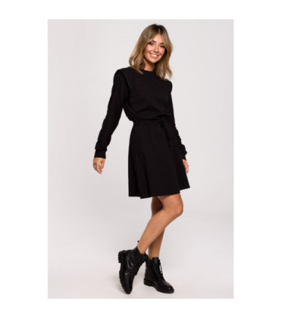 B208 Rozkloszowana sukienka z wiązaniem - czarna