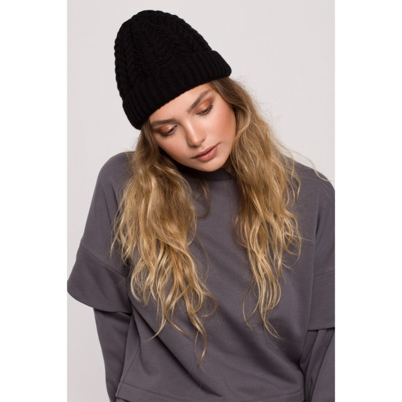 BK080 Czapka splot warkocz z wywinięciem - czarna