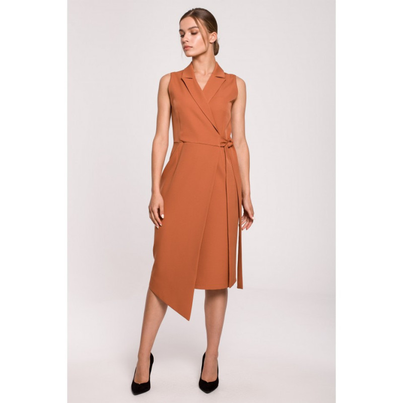 S275 Sukienka żakietowa z asymetrycznym dołem - ruda
