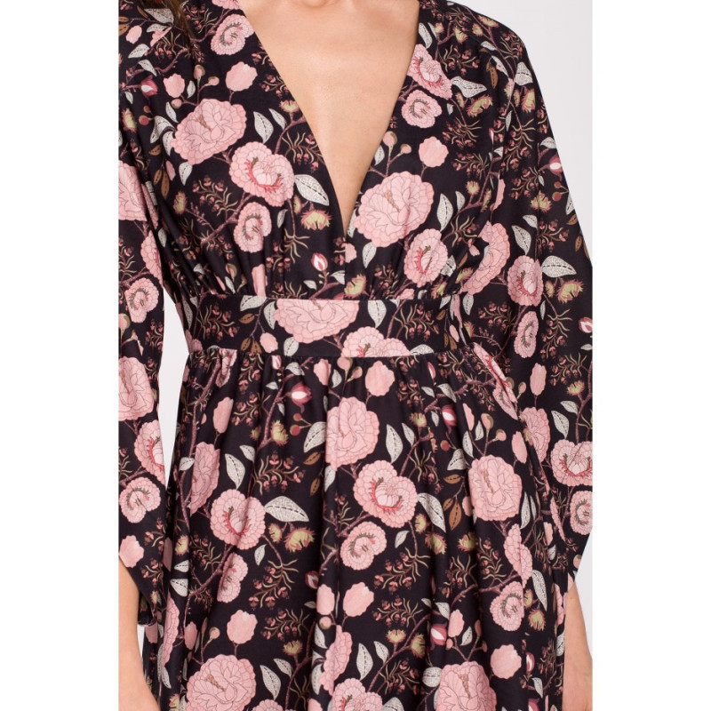 K133 Sukienka rozkloszowana mini - model 3