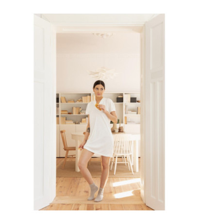 LA120 Prążkowana koszulka do spania - ecru