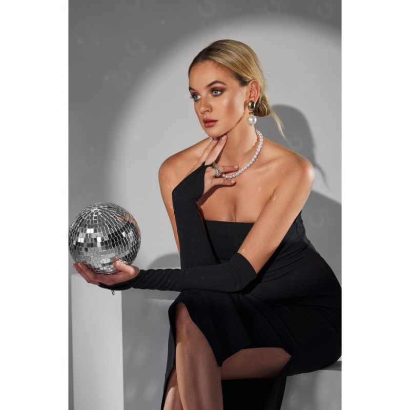 K158 Sukienka z rękawiczkami - czarna