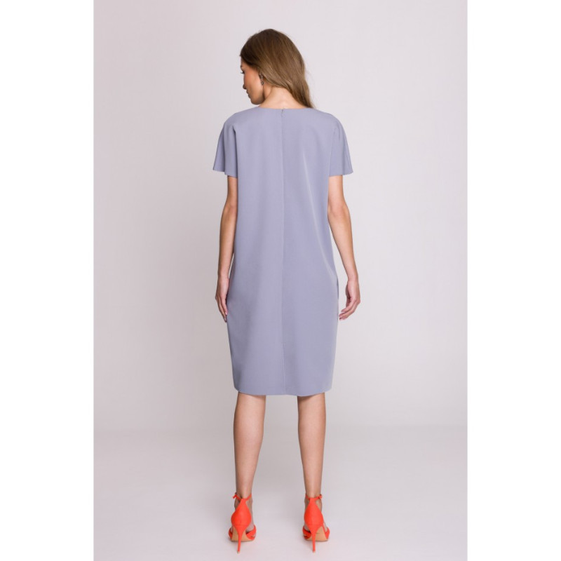 S392 Sukienka o luźnym fasonie z dekoltem V - gołębi